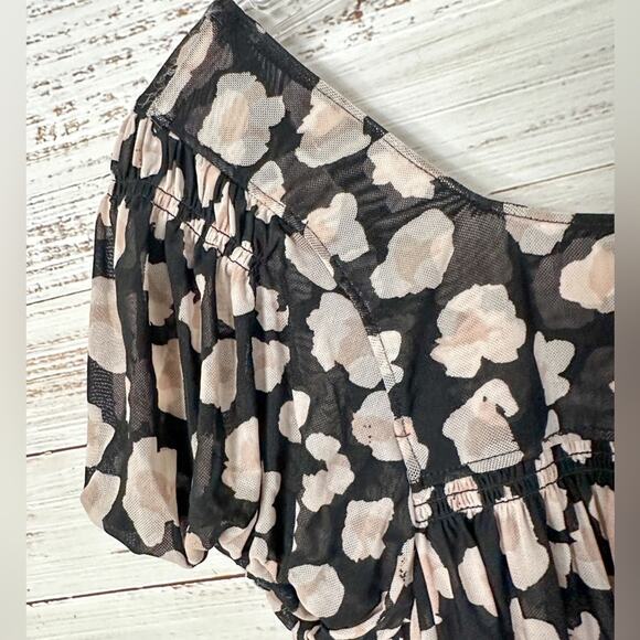 Free People Meg’s Blouse Mesh Animal Print Crop Top, EUC, Size XS, MSRP $78 - Picture 12 of 12